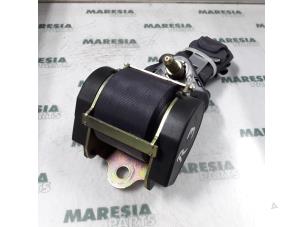 Used Rear seatbelt, right Renault Espace (JE) 3.0i V6 24V Price € 25,00 Margin scheme offered by Maresia Parts