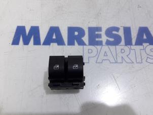 Used Multi-functional window switch Fiat Bravo (198A) 1.6 JTD Multijet 120 Price € 50,00 Margin scheme offered by Maresia Parts