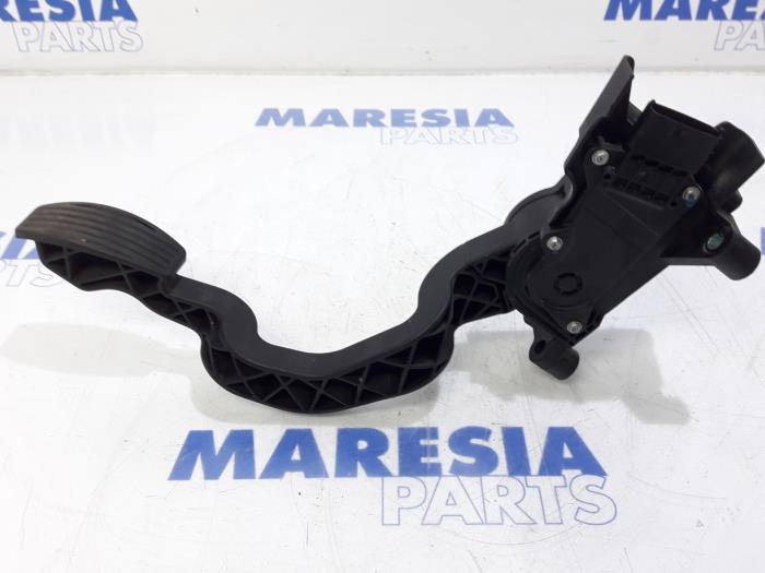 Begagnade Gaspedalsensor Fiat Bravo (198A) 1.6 JTD Multijet 120 Pris € 25,00 Marginaltabell erbjuds av Maresia Parts
