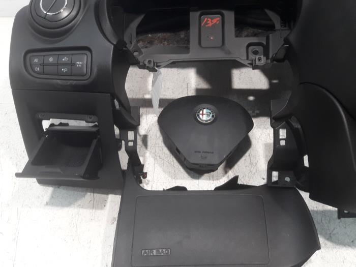 Airbag set from a Alfa Romeo MiTo (955) 1.3 JTDm 16V Eco 2011