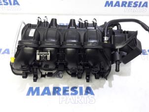 Używane Kolektor dolotowy Alfa Romeo 147 (937) 1.6 Twin Spark 16V Cena € 50,00 Procedura marży oferowane przez Maresia Parts