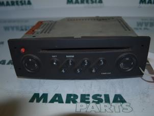 Usados Reproductor de CD y radio Renault Megane II CC (EM) 1.6 16V Precio € 45,00 Norma de margen ofrecido por Maresia Parts