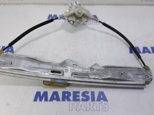 Usagé Mécanique vitre 4portes arrière gauche Fiat Tipo (356H/357H) 1.4 16V Prix € 25,00 Règlement à la marge proposé par Maresia Parts
