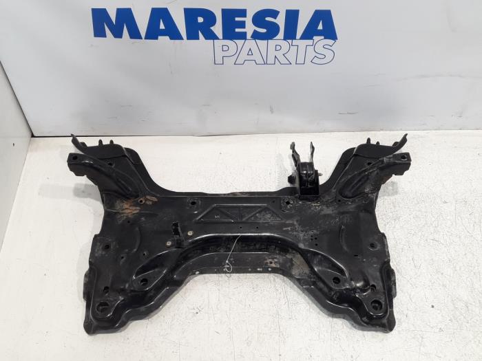 Begagnade Underram Peugeot 308 CC (4B) 2.0 HDi 16V Euro 5 FAP Pris € 85,00 Marginaltabell erbjuds av Maresia Parts