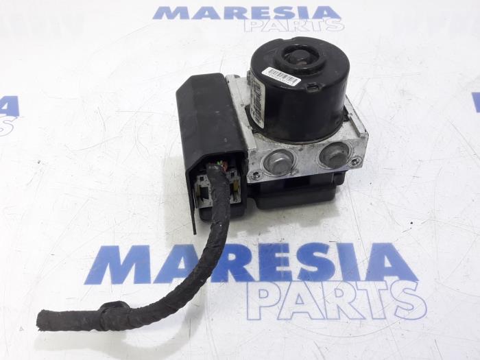 Begagnade ABS-pump Citroen C3 (SC) 1.6 HDi 92 Pris € 69,95 Marginaltabell erbjuds av Maresia Parts
