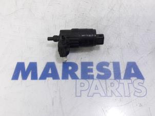 Used Windscreen washer pump Alfa Romeo MiTo (955) 1.3 JTDm 16V Eco Price € 20,00 Margin scheme offered by Maresia Parts