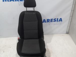 Używane Fotel prawy Peugeot 207 SW (WE/WU) 1.6 16V VTRi Cena € 75,00 Procedura marży oferowane przez Maresia Parts