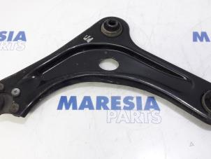 Usagé Bras de suspension bas avant gauche Citroen DS3 (SA) 1.6 e-HDi Prix € 30,00 Règlement à la marge proposé par Maresia Parts