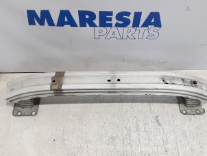 Usados Marco de parachoques delante Fiat Doblo Cargo (263) 1.6 D Multijet Precio € 78,65 IVA incluido ofrecido por Maresia Parts