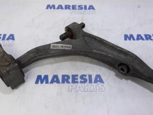 Used Front lower wishbone, left Alfa Romeo 159 Sportwagon (939BX) 1.9 JTDm 16V Price € 50,00 Margin scheme offered by Maresia Parts