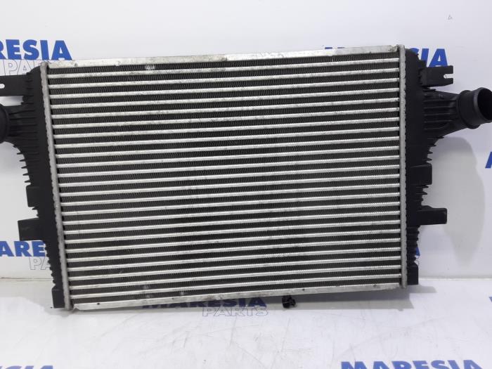 Usados Intercooler Alfa Romeo 159 Sportwagon (939BX) 1.9 JTDm 16V Precio € 45,00 Norma de margen ofrecido por Maresia Parts