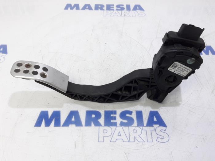 Begagnade Gaspedalsensor Peugeot 308 CC (4B) 2.0 HDi 16V Euro 5 FAP Pris € 50,00 Marginaltabell erbjuds av Maresia Parts
