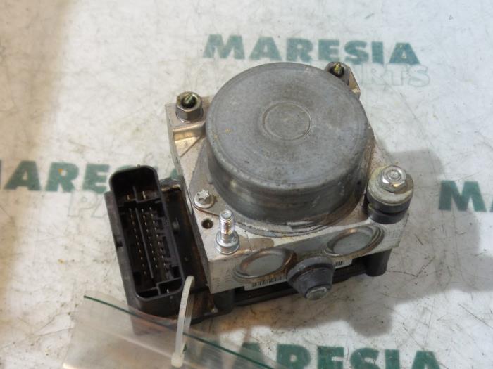 Used ABS pump Fiat Fiorino (225) 1.3 JTD 16V Multijet Price € 79,99 Margin scheme offered by Maresia Parts
