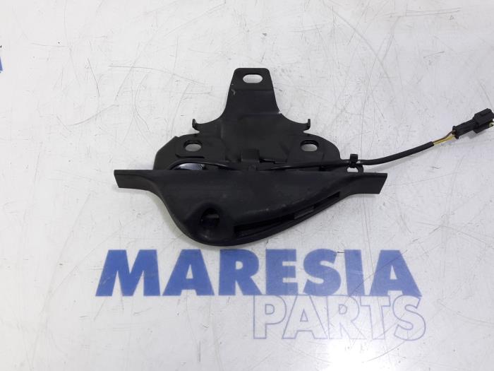 Begagnade Sensor (övriga) Peugeot 308 CC (4B) 2.0 HDi 16V Euro 5 FAP Pris € 75,00 Marginaltabell erbjuds av Maresia Parts