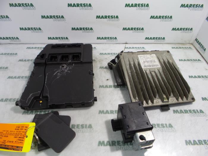 Used Engine management computer Renault Grand Scénic II (JM) 1.5 dCi 100 Price € 324,99 Margin scheme offered by Maresia Parts