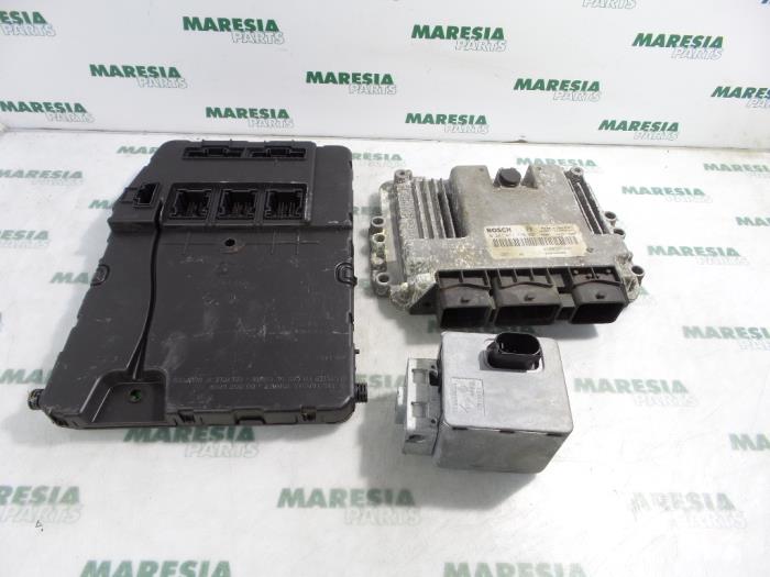 Used Engine management computer Renault Grand Scénic II (JM) 1.9 dCi 120 Price € 324,99 Margin scheme offered by Maresia Parts