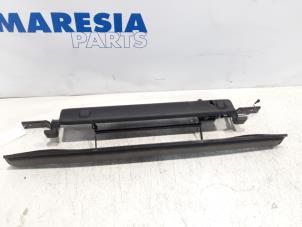 Gebrauchte Abdeckplatte Cabriodach Peugeot 207 CC (WB) 1.6 16V Preis € 262,50 Margenregelung angeboten von Maresia Parts