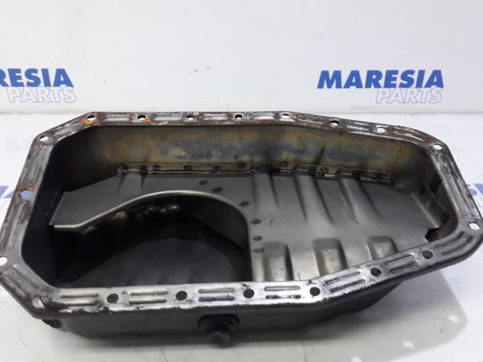Gebrauchte Ölwanne Renault Master Preis € 50,00 Margenregelung angeboten von Maresia Parts