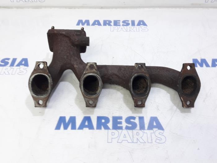 Gebrauchte Abgaskrümmer Renault Master Preis € 85,00 Margenregelung angeboten von Maresia Parts