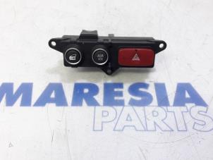 Used Panic lighting switch Alfa Romeo 159 Sportwagon (939BX) 1.9 JTDm 16V Price € 15,00 Margin scheme offered by Maresia Parts