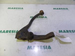 Used Rear wishbone, left Peugeot 607 (9D/U) 2.2 HDi 16V FAP Price € 45,00 Margin scheme offered by Maresia Parts