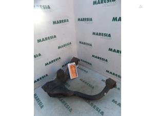 Used Rear wishbone, right Peugeot 607 (9D/U) 2.2 HDi 16V FAP Price € 75,00 Margin scheme offered by Maresia Parts