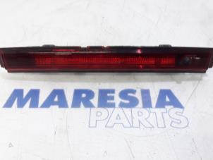 Used Third brake light Renault Clio IV (5R) 1.5 Energy dCi 90 FAP Price € 20,00 Margin scheme offered by Maresia Parts