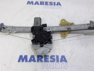 Used Window mechanism 4-door, front right Renault Clio IV (5R) 1.5 Energy dCi 90 FAP Price € 18,50 Margin scheme offered by Maresia Parts