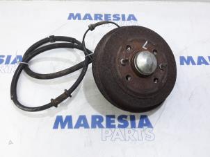 Used Knuckle, rear left Fiat 500 (312) 0.9 TwinAir 85 Price € 60,00 Margin scheme offered by Maresia Parts
