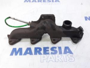 Used Exhaust manifold Renault Grand Scénic III (JZ) 1.5 dCi 110 Price € 75,00 Margin scheme offered by Maresia Parts