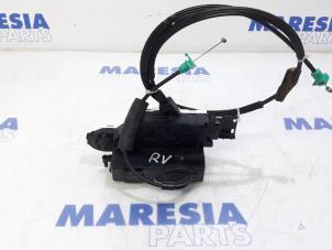 Used Door lock mechanism 2-door, right Peugeot 207 CC (WB) 1.6 16V Price € 40,00 Margin scheme offered by Maresia Parts