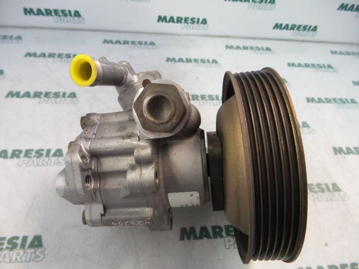 Usagé Pompe de direction Lancia Lybra 1.8 16V VVT Prix € 75,00 Règlement à la marge proposé par Maresia Parts