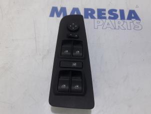 Used Multi-functional window switch Fiat Bravo (198A) 1.4 T-Jet 16V 150 Price € 50,00 Margin scheme offered by Maresia Parts