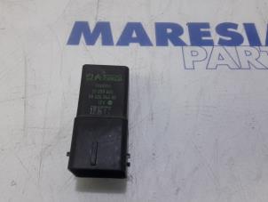 Used Glow plug relay Citroen C5 III Tourer (RW) 1.6 HDiF 16V Price € 15,00 Margin scheme offered by Maresia Parts