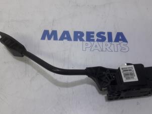 Używane Czujnik polozenia pedalu gazu Citroen C5 III Tourer (RW) 1.6 HDiF 16V Cena € 35,00 Procedura marży oferowane przez Maresia Parts