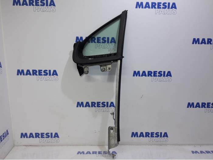 Usados Ventanilla triangular izquierda delante Peugeot 207 CC (WB) 1.6 16V Precio € 35,00 Norma de margen ofrecido por Maresia Parts