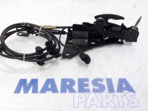 Gebrauchte Cabriodach Verriegelung Peugeot 207 CC (WB) 1.6 16V THP Preis € 131,25 Margenregelung angeboten von Maresia Parts