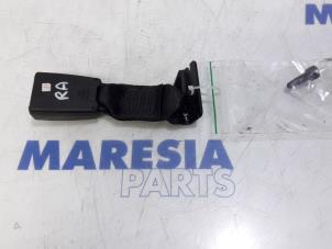 Usagé Attache ceinture arrière droite Fiat Bravo (198A) 1.4 T-Jet 16V 150 Prix € 25,00 Règlement à la marge proposé par Maresia Parts