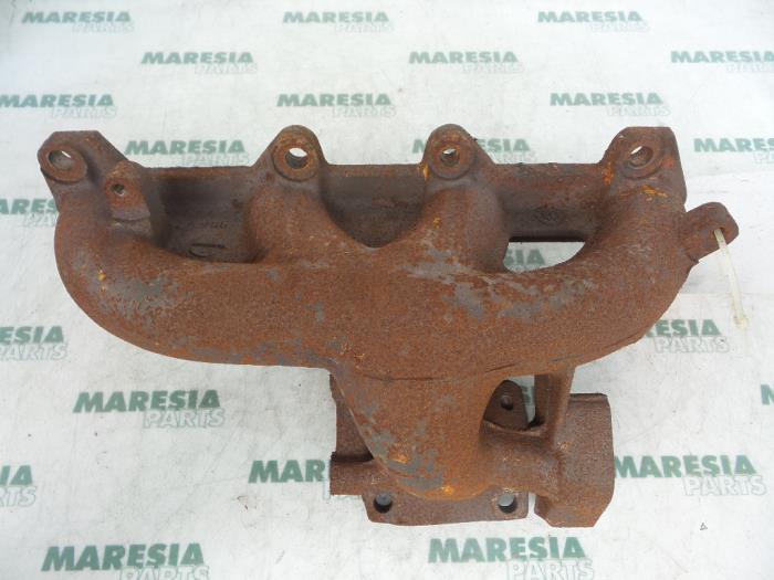 Gebrauchte Abgaskrümmer Fiat Stilo (192A/B) 1.9 JTD 80 Preis € 60,00 Margenregelung angeboten von Maresia Parts