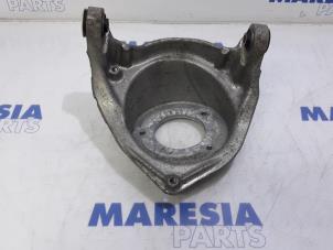 Used Front upper wishbone, right Citroen C5 III Tourer (RW) 1.6 HDiF 16V Price € 30,00 Margin scheme offered by Maresia Parts