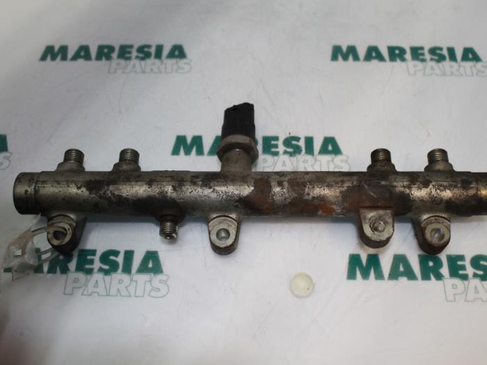Gebrauchte Einspritzdüse (Einspritzer) Peugeot Boxer (230L) 2.8 Hdi 270C Preis € 141,75 Margenregelung angeboten von Maresia Parts