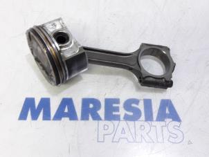 Used Piston Renault Laguna III (BT) 2.0 16V Price € 65,00 Margin scheme offered by Maresia Parts