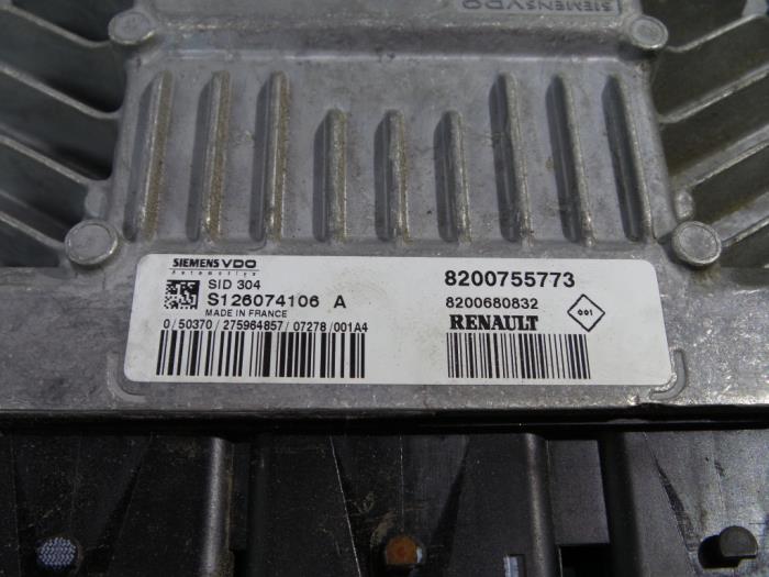 Calculateur moteur d'un Renault Megane II Grandtour (KM) 1.5 dCi 105 FAP 2008
