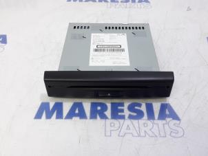 Used CD changer Peugeot 208 I (CA/CC/CK/CL) 1.6 Blue HDi 100 Price € 90,00 Margin scheme offered by Maresia Parts