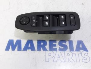 Usagé Commutateur combi vitres Peugeot 208 I (CA/CC/CK/CL) 1.6 Blue HDi 100 Prix € 60,00 Règlement à la marge proposé par Maresia Parts