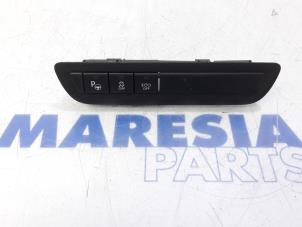 Used Switch (miscellaneous) Peugeot 208 I (CA/CC/CK/CL) 1.6 Blue HDi 100 Price € 35,00 Margin scheme offered by Maresia Parts