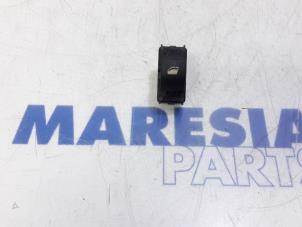 Used Multi-functional window switch Citroen Berlingo 1.6 Hdi 16V 90 Price € 20,00 Margin scheme offered by Maresia Parts