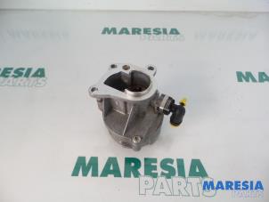 Used Vacuum pump (diesel) Renault Grand Scénic II (JM) 1.9 dCi 120 Price € 50,00 Margin scheme offered by Maresia Parts