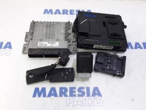 Used Engine management computer Renault Grand Scénic III (JZ) 1.5 dCi 110 Price € 315,00 Margin scheme offered by Maresia Parts