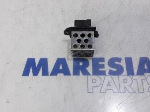 Used Cooling fan resistor Renault Grand Scénic III (JZ) 1.5 dCi 110 Price € 20,00 Margin scheme offered by Maresia Parts